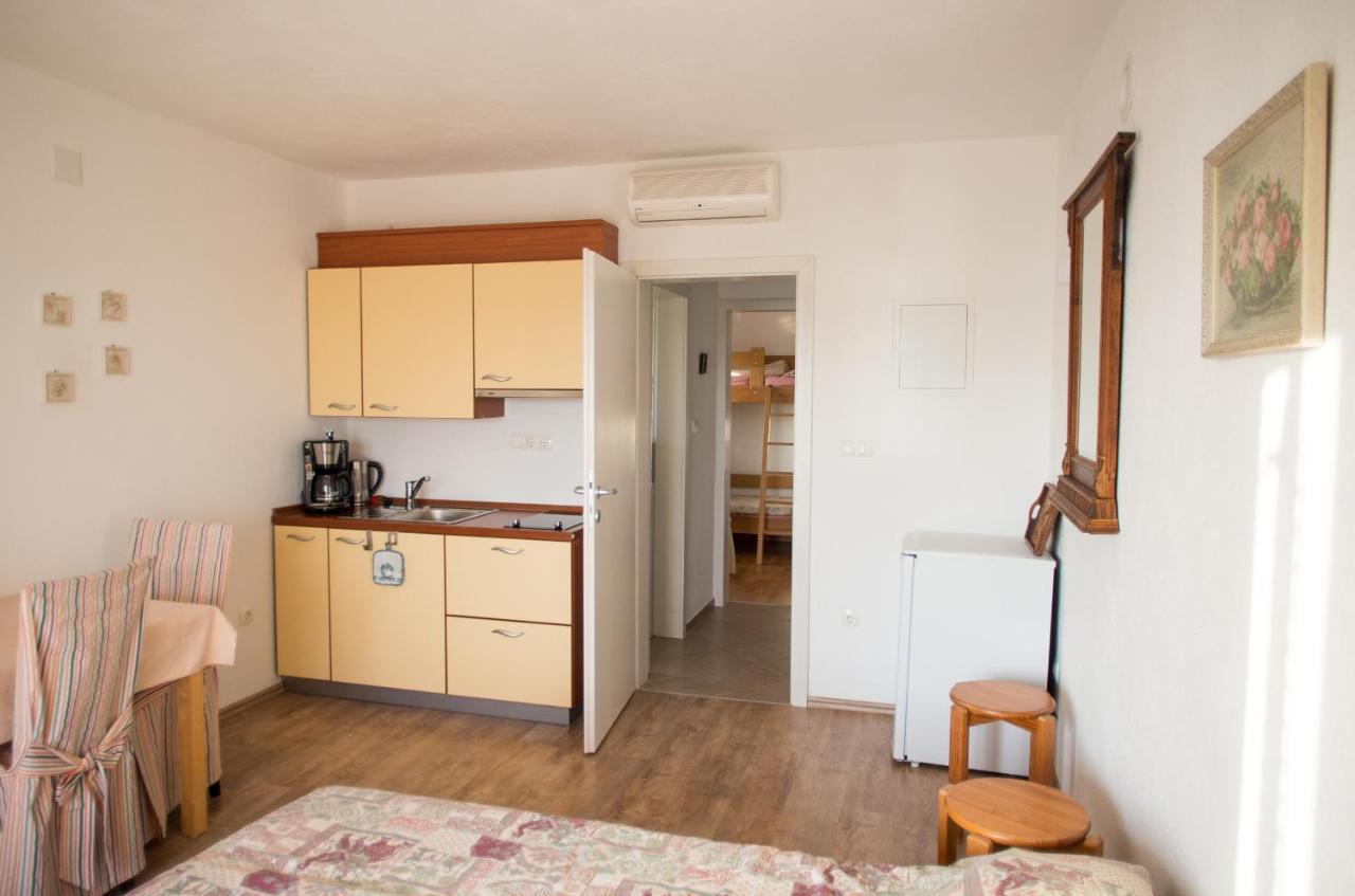 Appartamento Milica Garden Prvic Sepurine Esterno foto